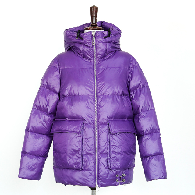 女式冬大衣时尚羽绒服休闲极简风格，纯紫色带帽棉布服装